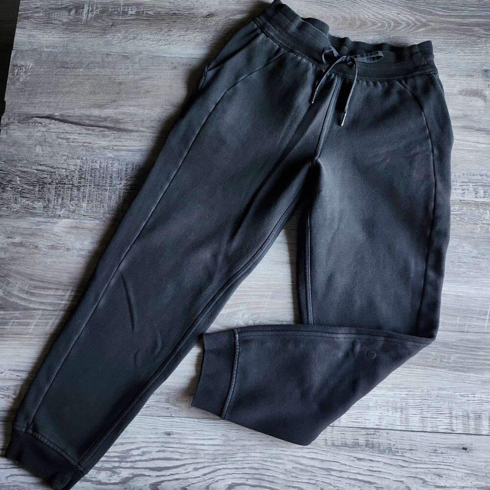 (4) Lululemon Scuba Jogger